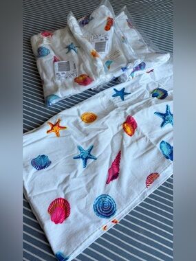 brand new 100% cotton towel